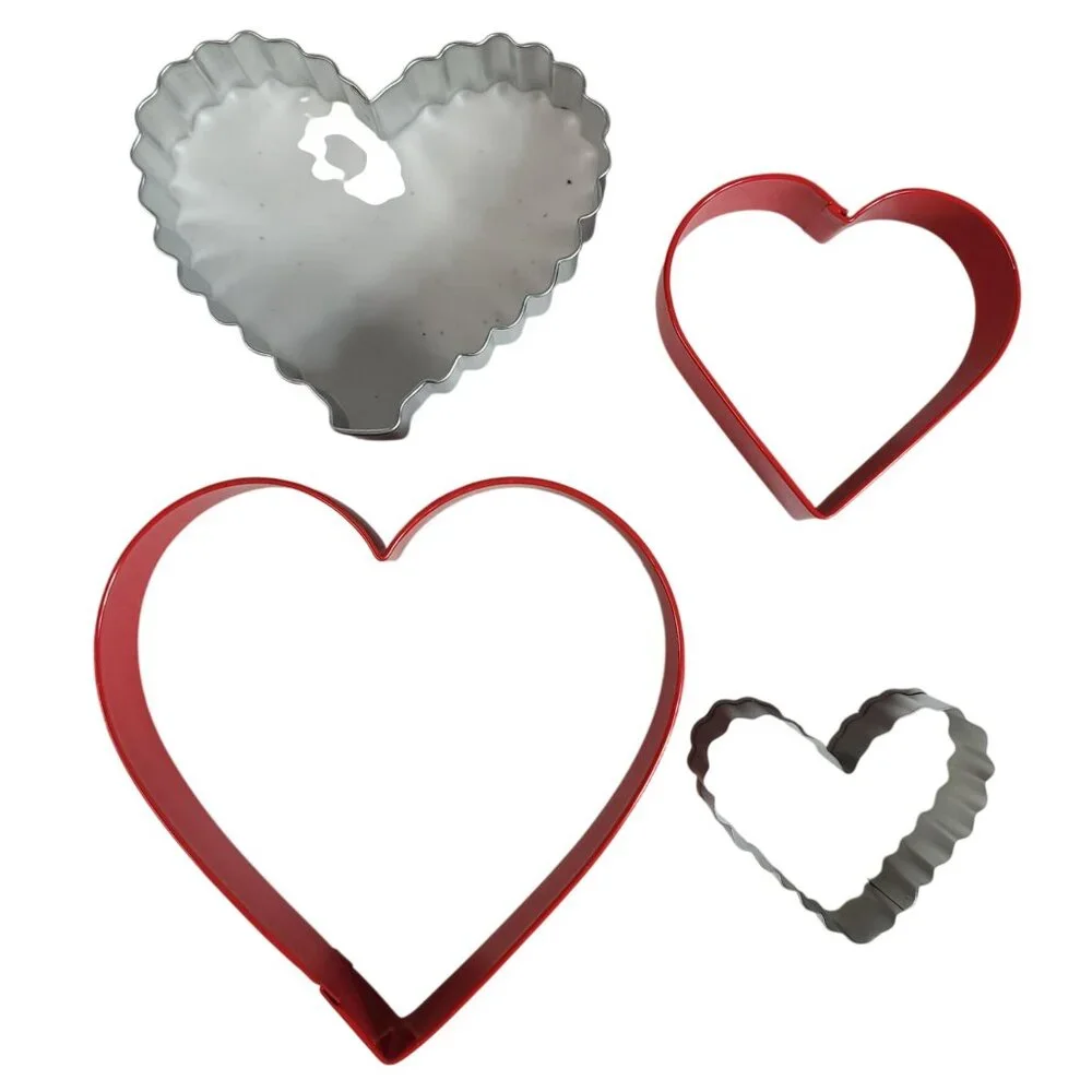 Wilton Nesting Heart Cookie Cutters Metal 4 PCS Scalloped Valentine's Wedding